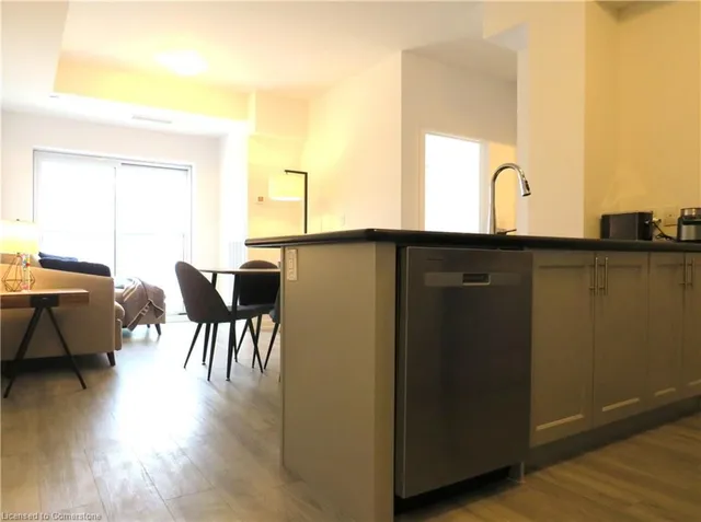 Additional image 9 of 470 Dundas St Unit 305