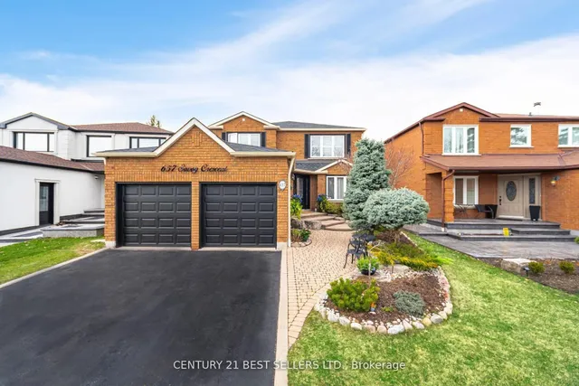 657 Savoy Cres