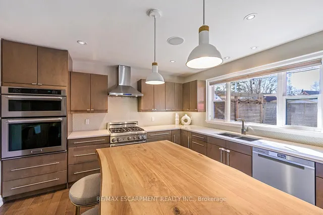 Additional image 17 of 585 Deborah Cres