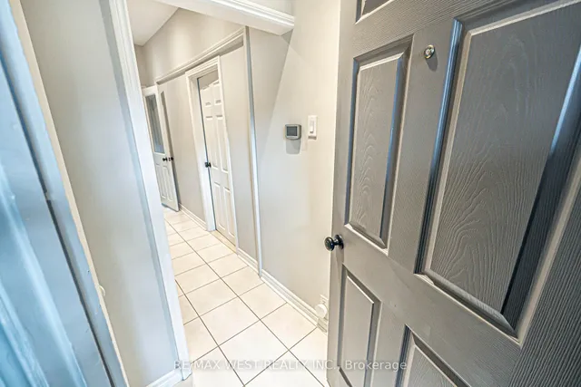 Additional image 11 of 712 Gladstone Ave