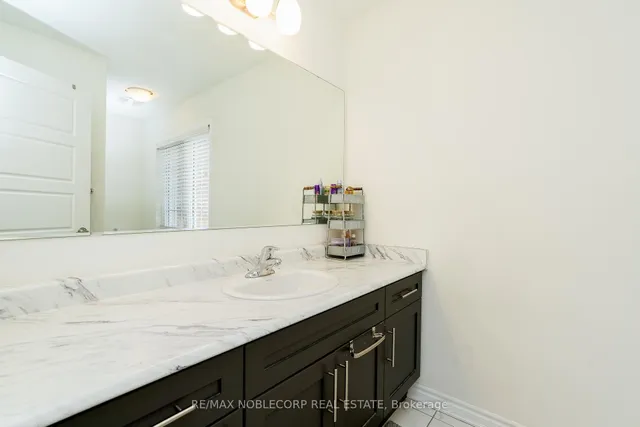 Additional image 9 of 1152 Duignan Cres