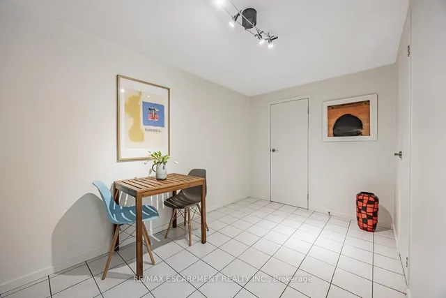 Additional image 29 of 35 Woodenhill Crt