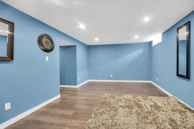 Additional image 42 of 8 Charleswood Cres