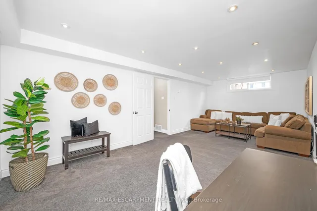 Additional image 27 of 5075 QUEENS Crt