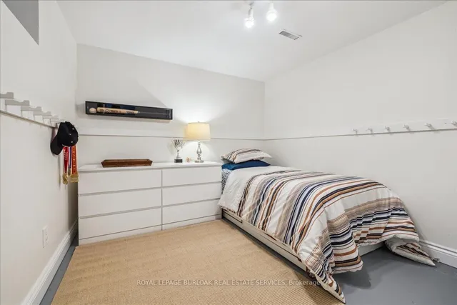 Additional image 23 of 692 Catalina Cres