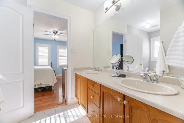 Additional image 26 of 18 Armani Lane