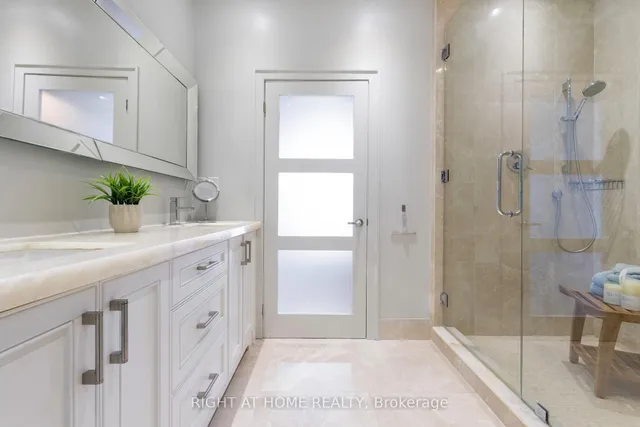 Additional image 18 of 65 Bremner Blvd Unit 5104