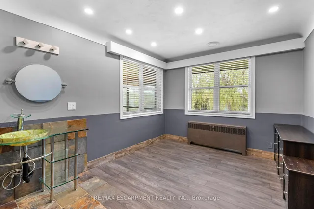 Additional image 23 of 8 Northcliffe Ave