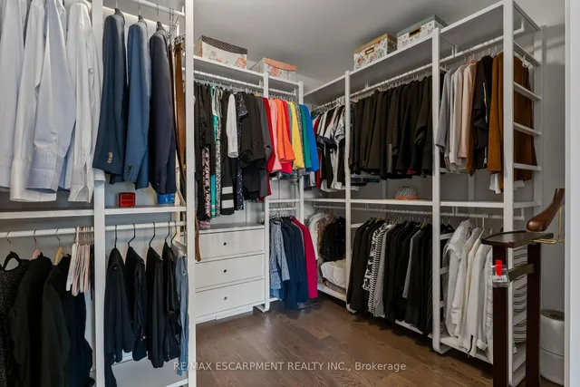 Additional image 32 of 129 Fingland Cres