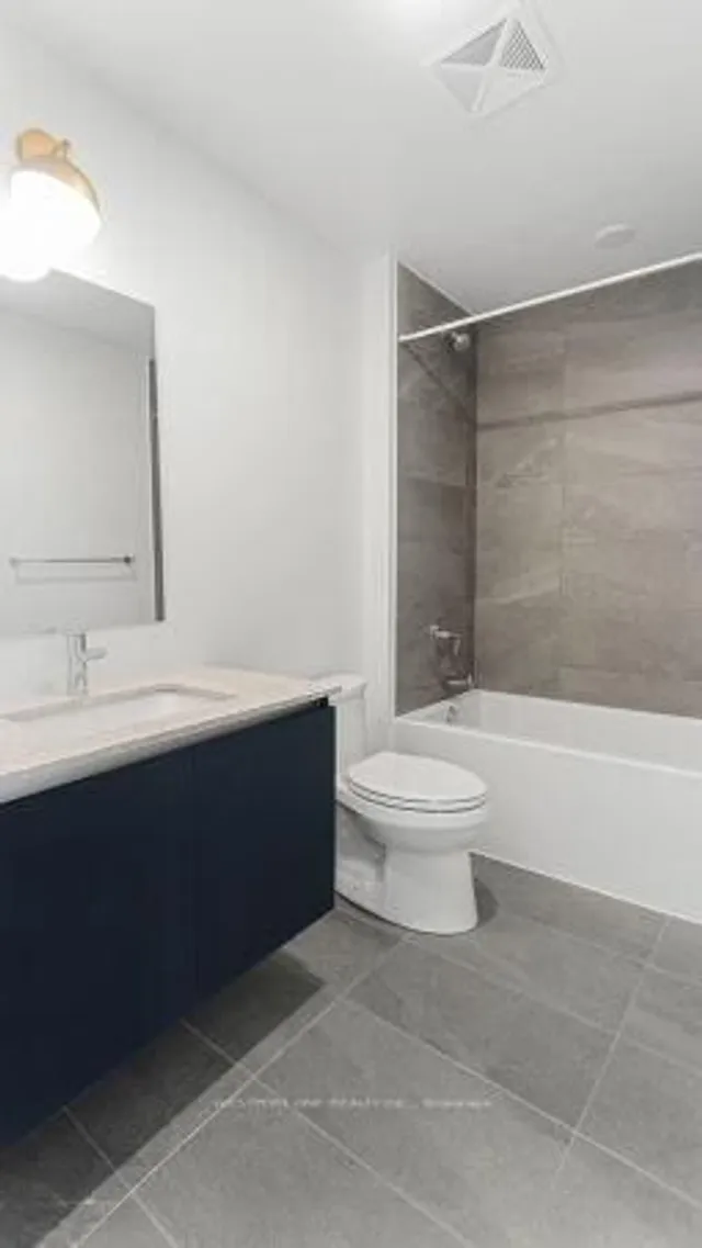 Additional image 14 of 405 Dundas St Unit 722