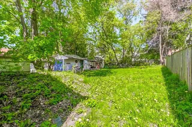 Additional image 32 of 178 Burndale Ave