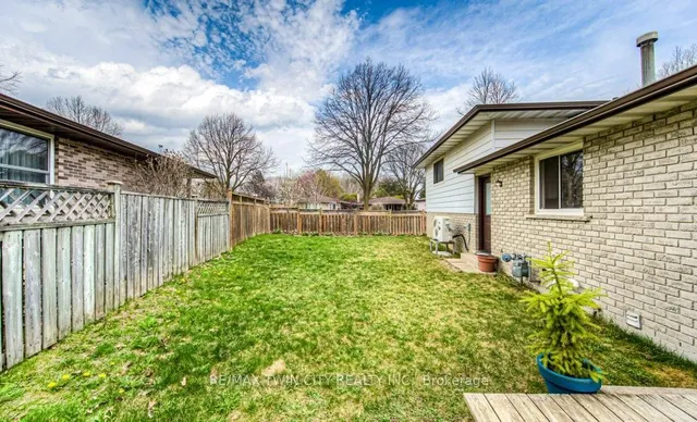 Additional image 36 of 111 Martinglen Cres