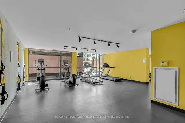 Additional image 29 of 39 Brant St Unit 309