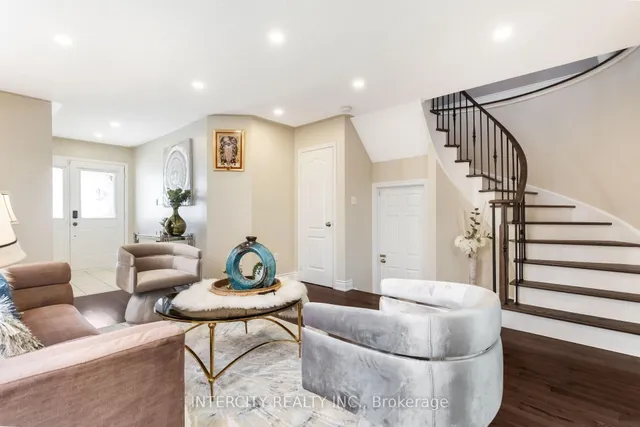 Additional image 11 of 54 Amethyst Circ