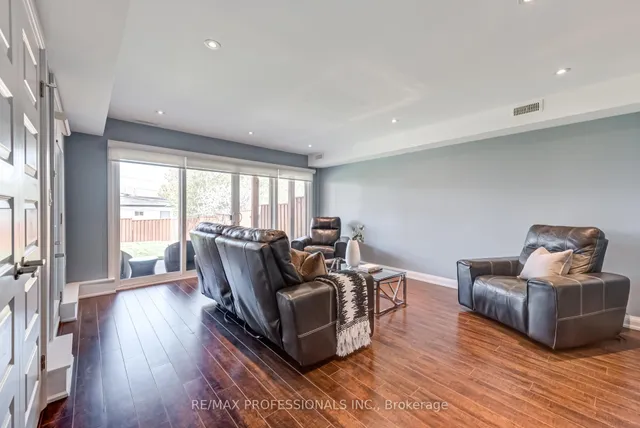 Additional image 41 of 372 Silverthorn Ave