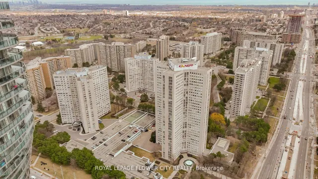 Additional image 35 of 3650 Kaneff Cres Unit 801