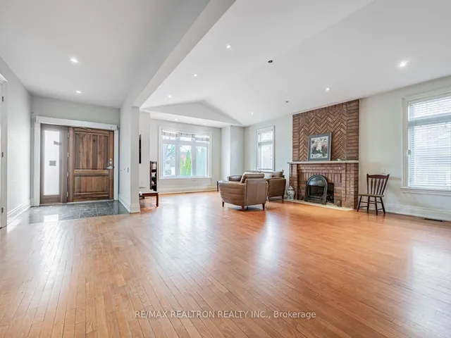 Additional image 3 of 32 Roberta Dr