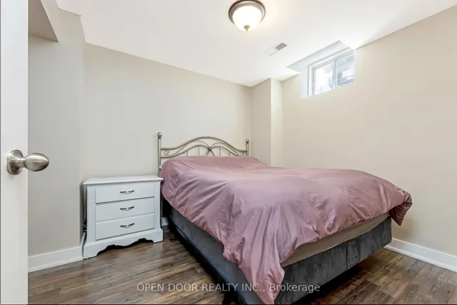 Additional image 32 of 221 Bussel Cres