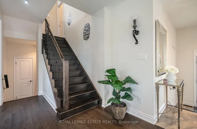 Additional image 24 of 29 Provost Tr