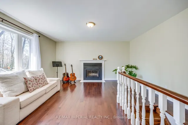 Additional image 31 of 2048 Devon Rd