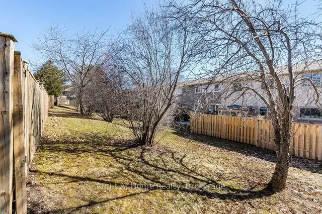 Additional image 37 of 1528 Lancaster Dr Unit 24