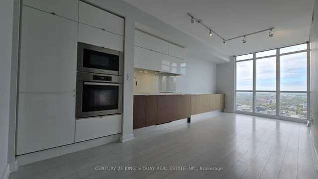 Additional image 12 of 21 Iceboat Terr Unit ph01