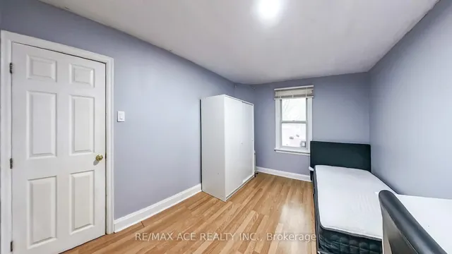 Additional image 9 of 114 Royal Ave