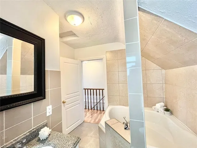 Additional image 19 of 305 Patricia Ave