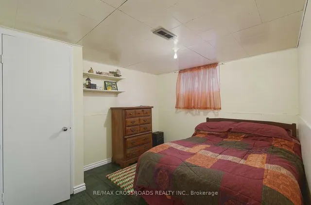 Additional image 27 of 1310 Victoria Park Ave