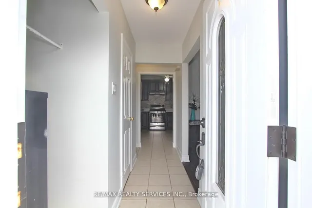 Additional image 20 of 185 Earnscliffe Circ