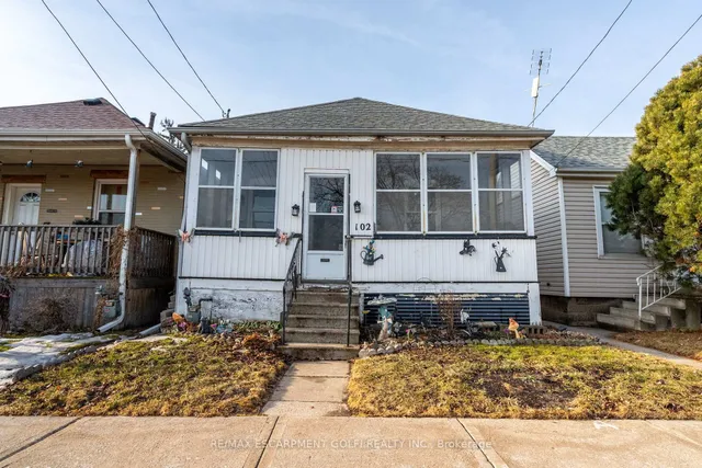 102 NEWLANDS Ave