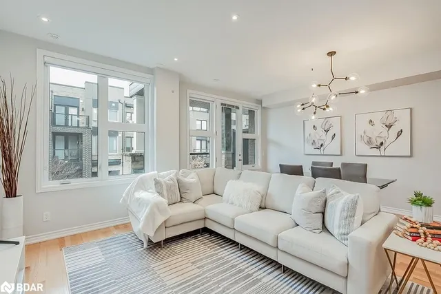 Additional image 8 of 3048 Silvertip Common Common