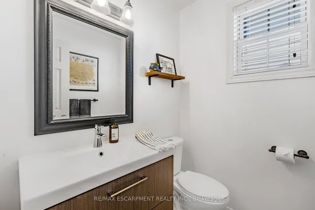 Additional image 5 of 51 Duncan Ave