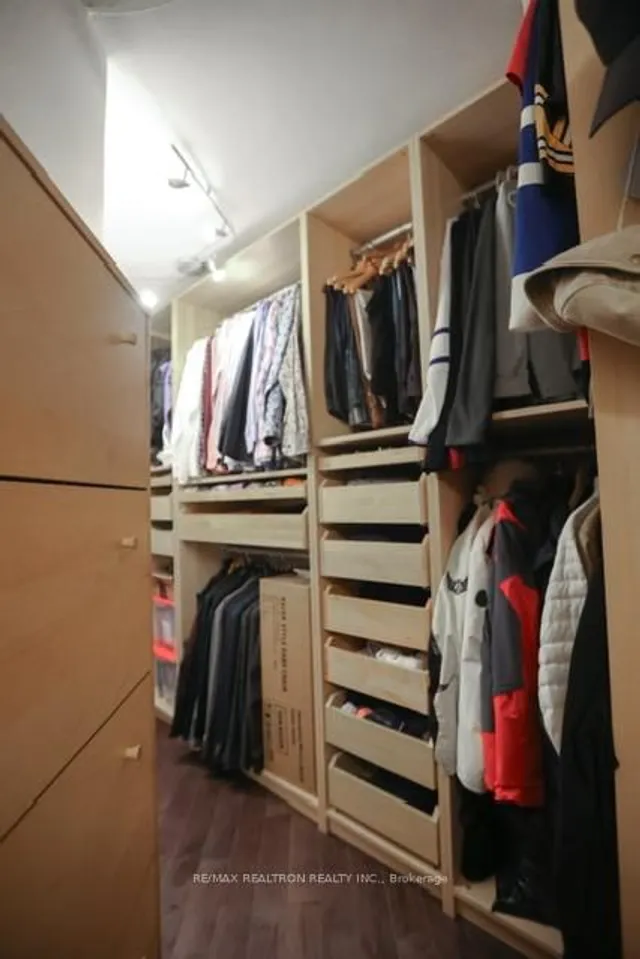 Additional image 9 of 401 Queens Quay Unit 403