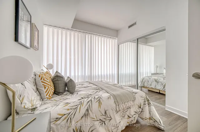 Additional image 22 of 15 Grenville St Unit 1905