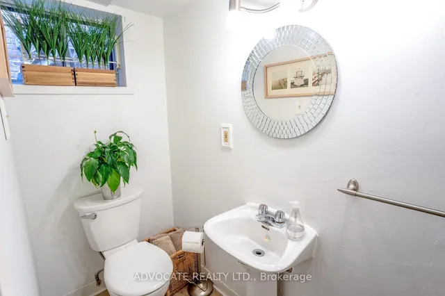 Additional image 37 of 49 Melrose Ave