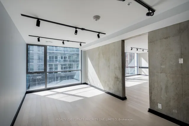 Additional image 25 of 39 Brant St Unit 309