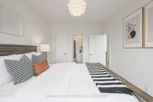 Additional image 23 of 38 Roblin Ave