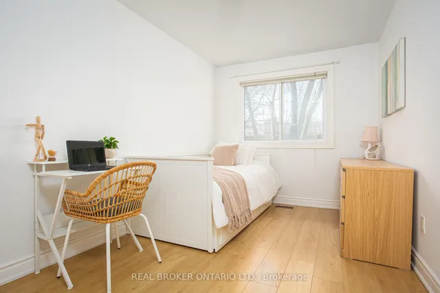 Additional image 16 of 1135 McCraney St Unit 6