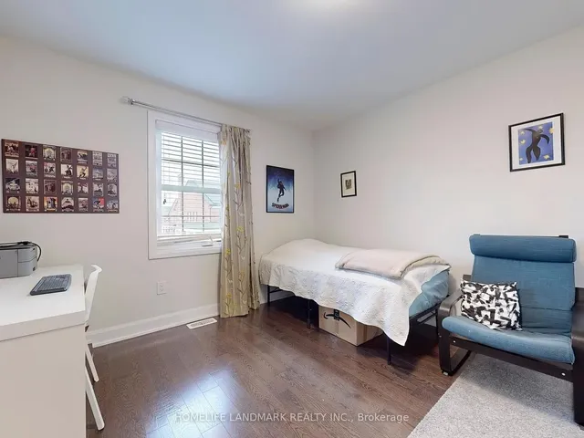 Additional image 19 of 813 Banks Cres