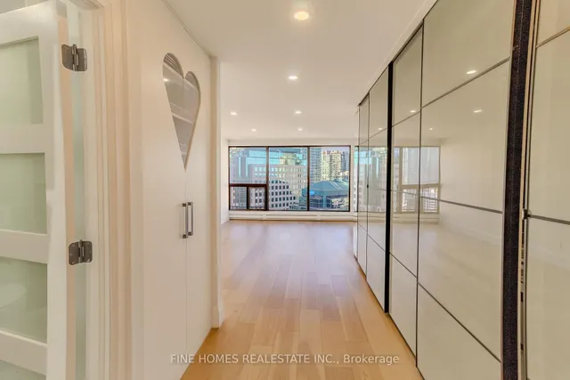 Additional image 8 of 55 Harbour Sq Unit 3213