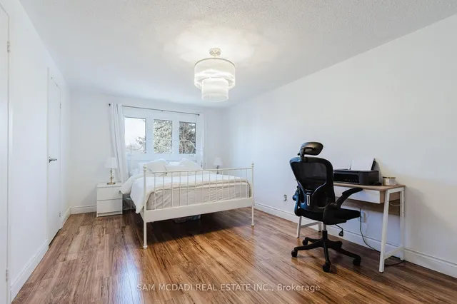 Additional image 15 of 522 Roseheath Dr