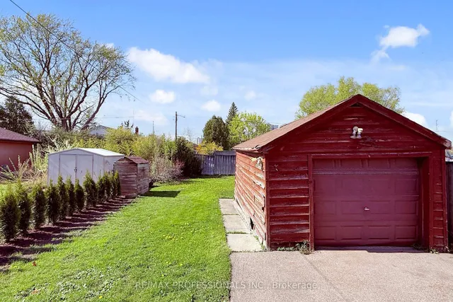 Additional image 29 of 24 Braeburn Ave