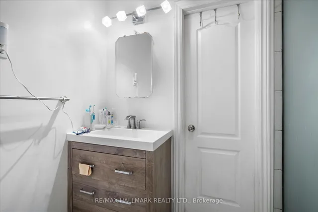 Additional image 16 of 42 Massey St