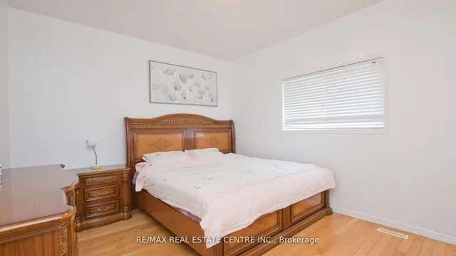 Additional image 24 of 32 Pappain Cres