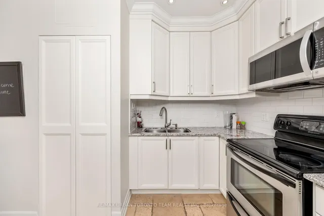 Additional image 36 of 393 King St Unit 401