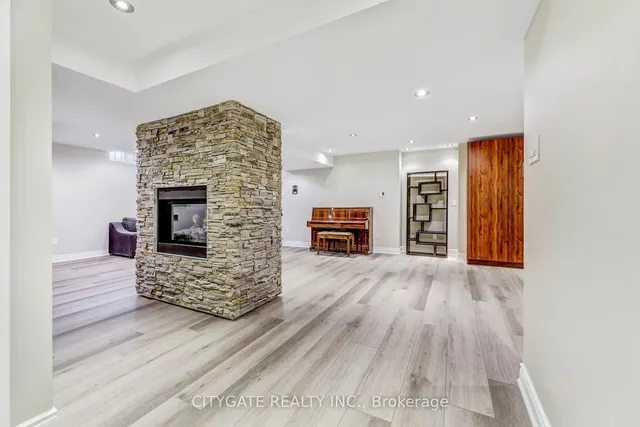 Additional image 39 of 24 Simpson Ave