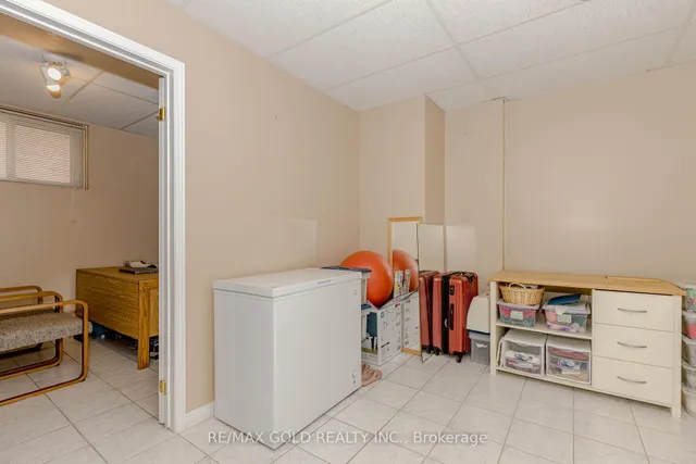 Additional image 40 of 243 Cresthaven Rd