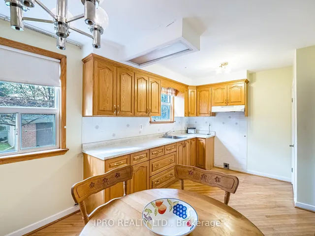 Additional image 19 of 43 Heman St