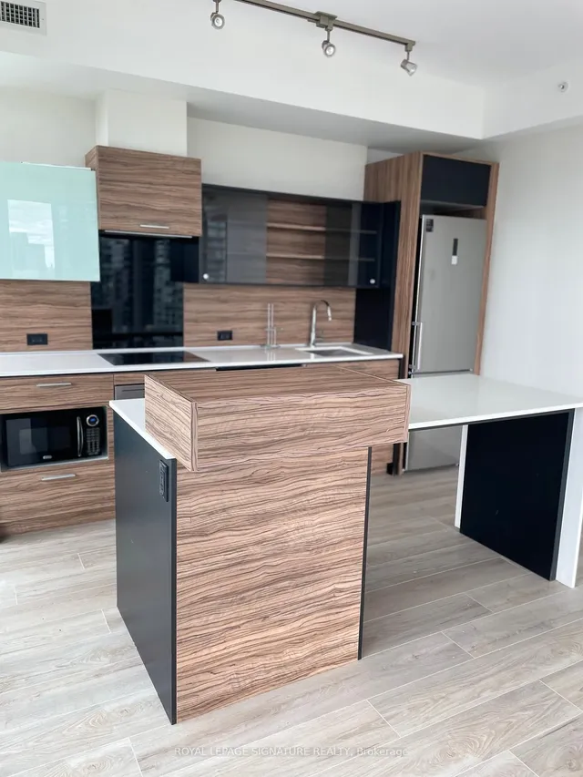 Additional image 3 of 75 St Nicholas St Unit 2502